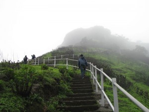 Staircase leading to the Raireshwar fort.