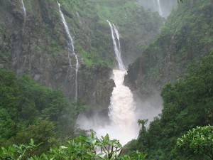 A stunning view of the Dhobi falls