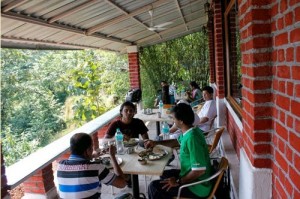 Eating out at Dabhosa