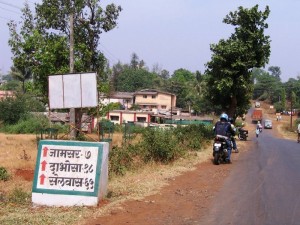 Road leading to Dabhosa